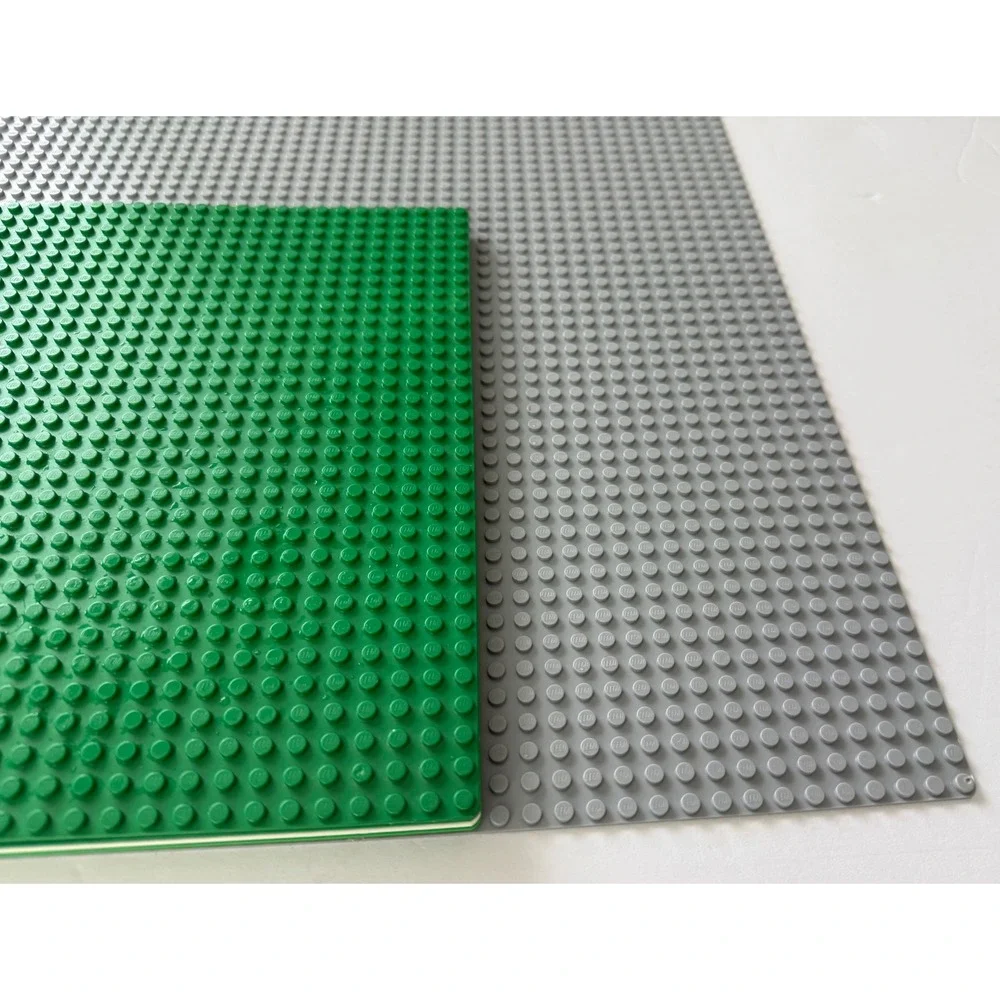 LEGO Baseplate Bundle 5 pcs LOT Grey Tan 10x10 and 15x15 Building Plate Bars